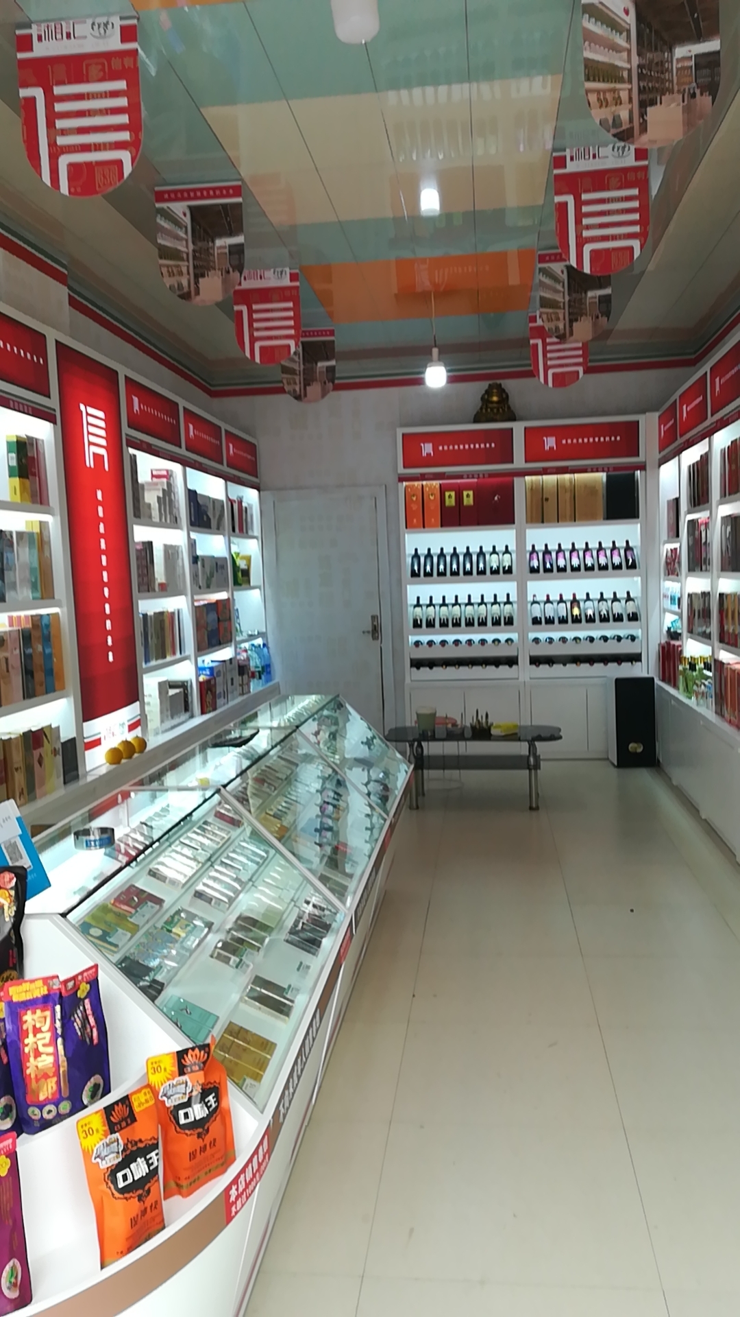 品辰烟酒柜，湖南一家专业烟酒店形象打造及柜台制作商