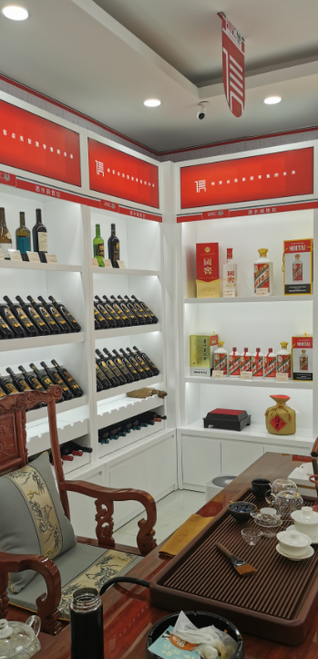 品辰烟酒柜，湖南一家专业烟酒店形象打造及柜台制作商